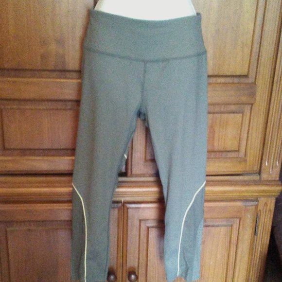 Avia yoga/exercise pants - Medium 8-10, sage green color - Picture 1 of 5